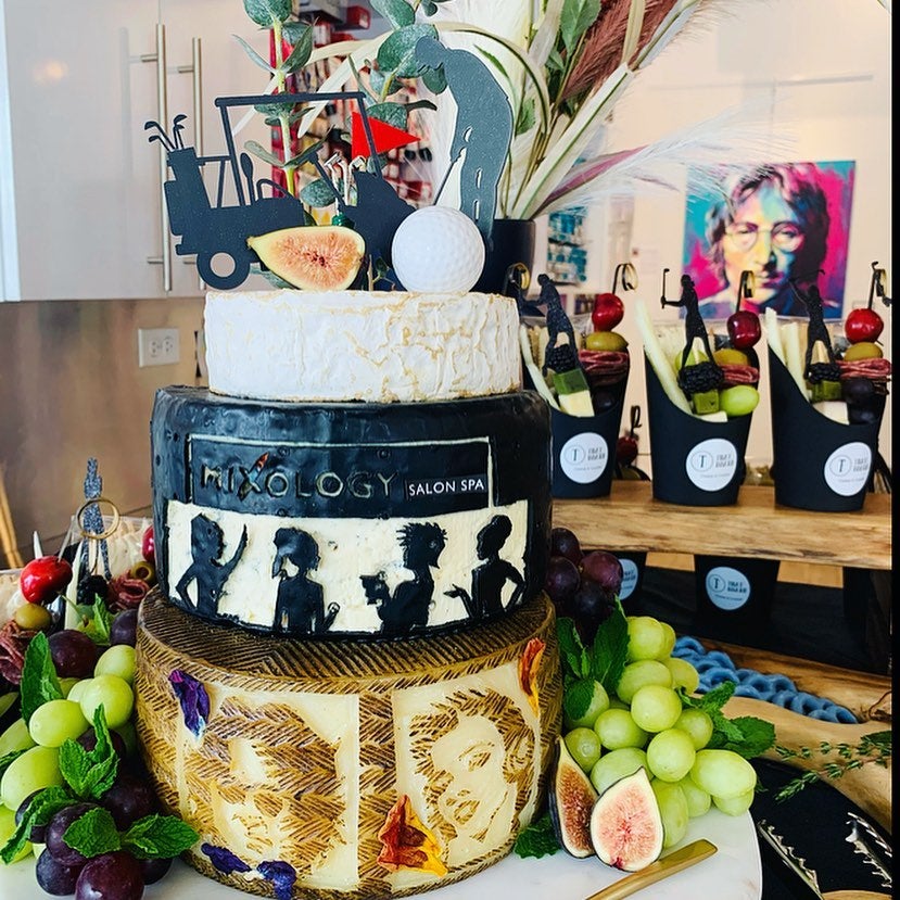 Beirut, Lebanon. 8th Nov, 2018. Lebanese women take part in a cake design  contest during the 8th Beirut Cooking Festival and the 5th Salon Du  Chocolat in Beirut, Lebanon, Nov. 8, 2018. The 8th Beirut Cooking Festival  and the 5th Salon Du Chocolat ...